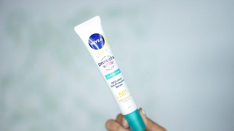 Nivea Sun Protect & White Oil Control Serum