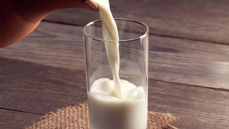 Sữa chứa casein sẽ làm giảm cay khi ăn mì cay hải sản