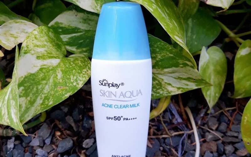 Kem chống nắng Skin Aqua nắp xanh - Acne Clear Milk 25g